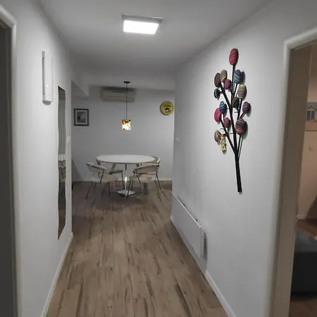 Apartment Garden Vanya *